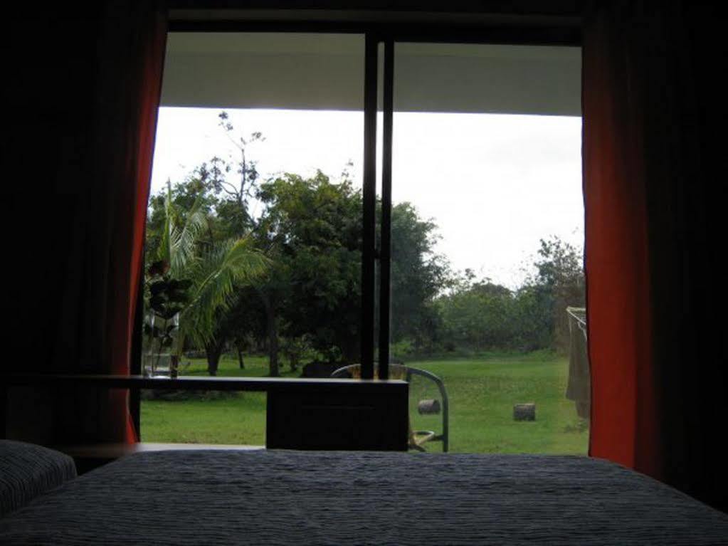 Hostal Pukao Hanga Roa Exterior foto