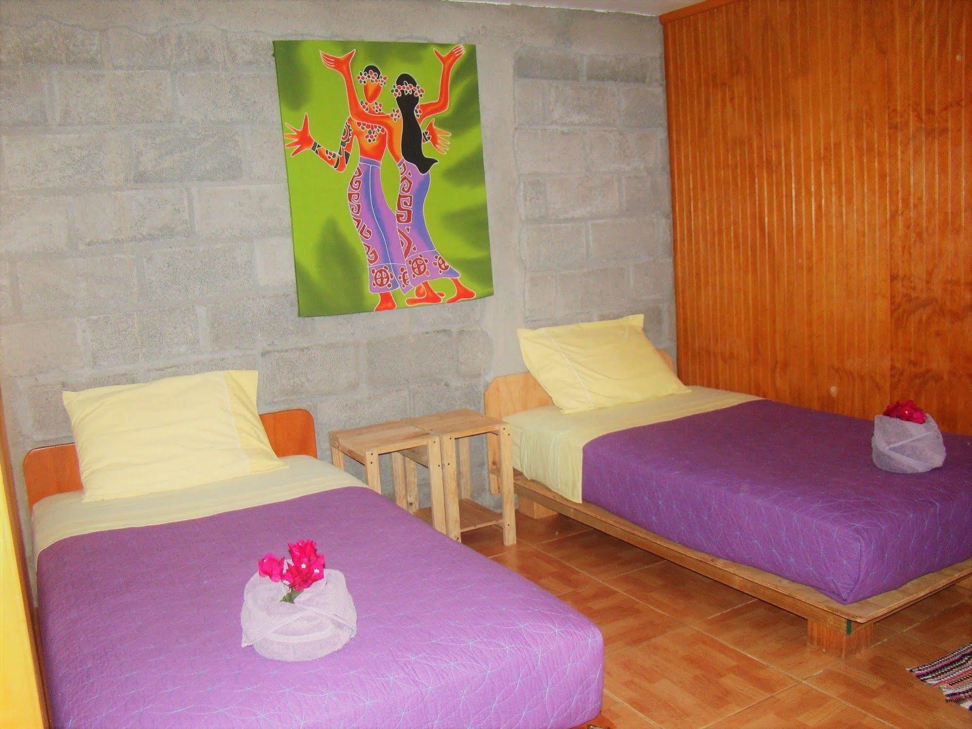 Hostal Pukao Hanga Roa Exterior foto